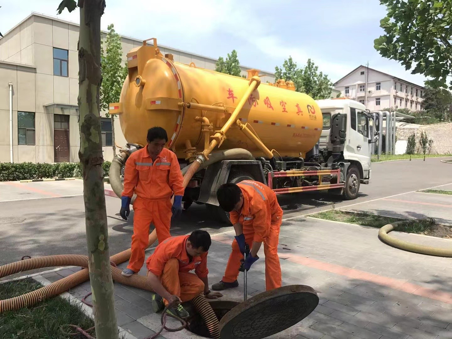 海阳化粪池清理与5-8吨吸粪车施工效率分析